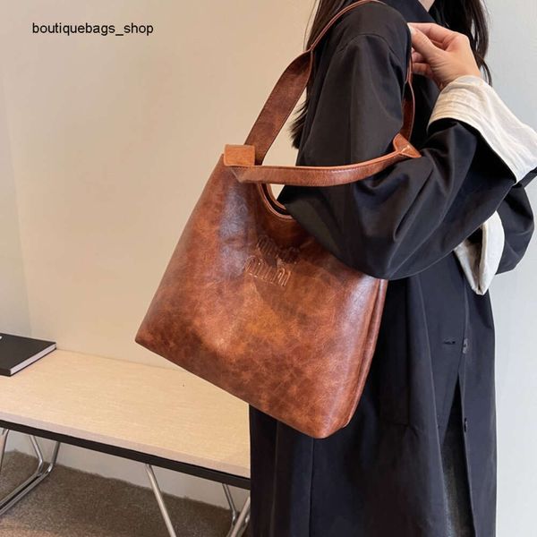 Borse di marca di moda all'ingrosso transfrontaliere Borsa grande Autunno / inverno Nuova doppia spalla Borsa di grande capacità Borsa sotto braccio da donna Temperamento in pelle oleosa