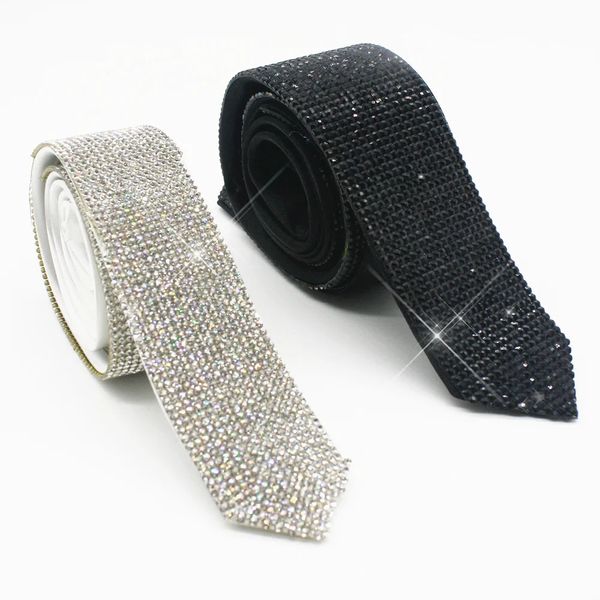 Colar de gravata com strass de cristal preto feito à mão para festa de casamento e baile 240314