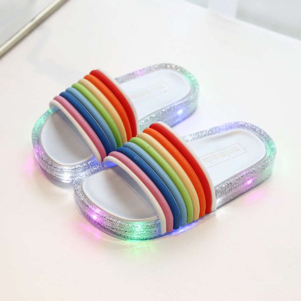 Slipper Sommer LED blinkendes Gelee Regenbogen Flip Flop Sandalen weicher Boden undichte Zehen Fischmaul langlebig und rutschfest elastisch