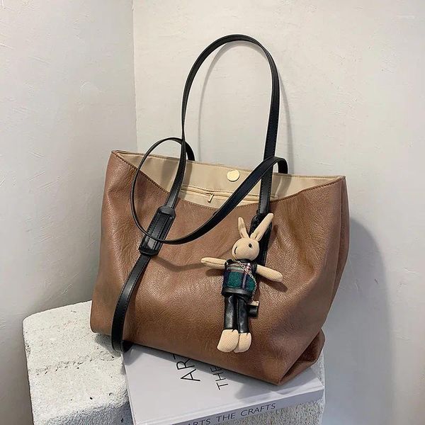 Totes retro grande capacidade saco feminino 2024 outono e inverno selvagem ombro simples bolsa de compras livre pingente