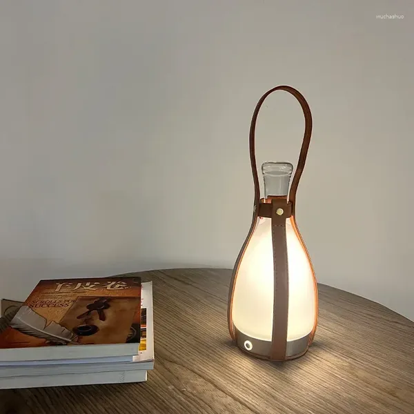 Lampade da tavolo Nordico Luce da campeggio esterna Atmosferica Arte creativa Bottiglia di vetro Lampada da scrivania a LED Comodino per camera da letto in pelle Ricarica portatile