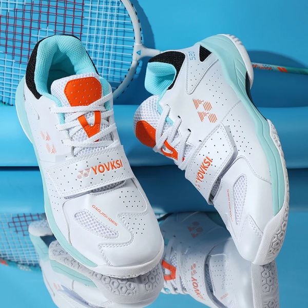 Badminton 2023 Nuove scarpe da badminton uomini designer scarpe sportive donne donne marca di lusso tavolo da tennis da penteno uomo anti -slitta