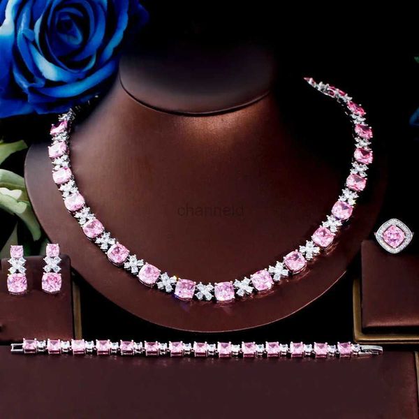 Bangle ThreeGraces 4 pezzi di lusso rosa zirconi pietra collana da sposa orecchini da sposa braccialetto anello set di gioielli damigella d'onore TZ752 240319