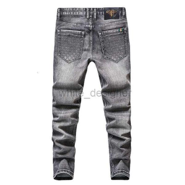 Luxuriöse Herrenjeans, Designer-Jeans, Modemarke, Jeans für Herren, kleine Biene, Stickerei, Herbst und Winter, neue graue elastische Slim-Fit-lange Hosen mit kleinem Fuß