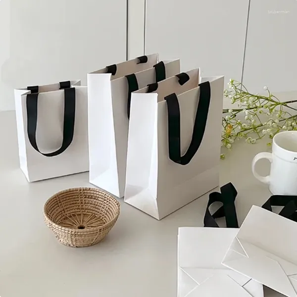 Envoltório de presente 10 pcs sacos pretos brancos para festa de aniversário de casamento jóias presentes saco de embalagem pequena bolsa de papel