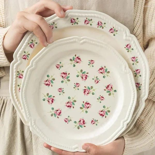 Piatti Set di piatti piani con motivo rosa. Set di stoviglie per zuppe e ciotole in ceramica vintage romantiche, pasta, insalata di frutta, torta