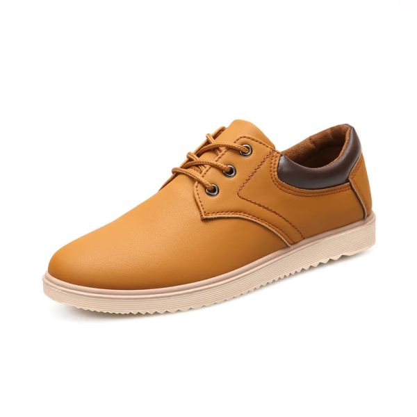 Sapatos Moda Menina Oxfords Sapatos de couro genuíno Brogue Lace Up Mens Casual Marca de luxo Moccasins Men