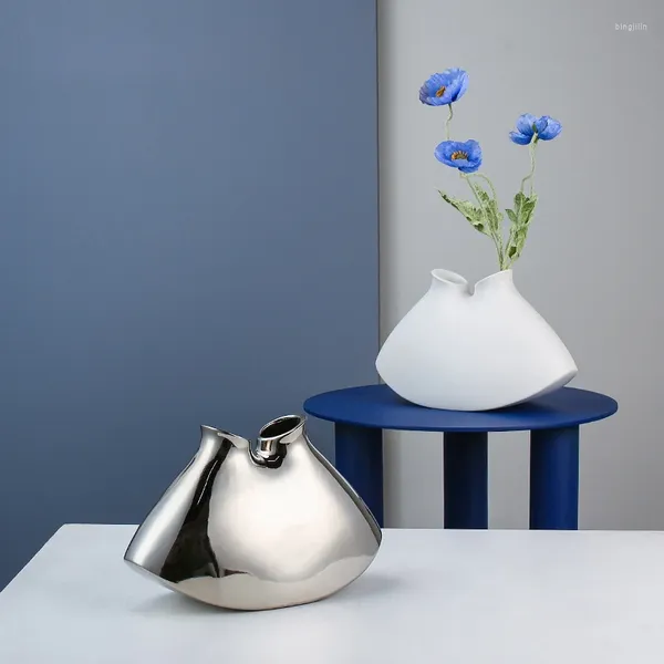 Vasi Ornamento per vaso in ceramica irregolare a forma di ventaglio bianco a doppio foro