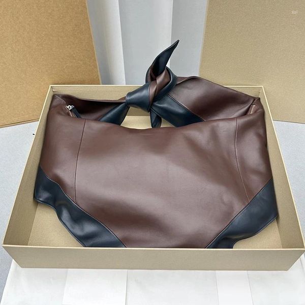 Borsoni Personalità Borsa inclinata con nodo incrociato Borsa da donna casual Asciugamano quadrato Stray Sheep Grande capacità Canta spalla ascellare