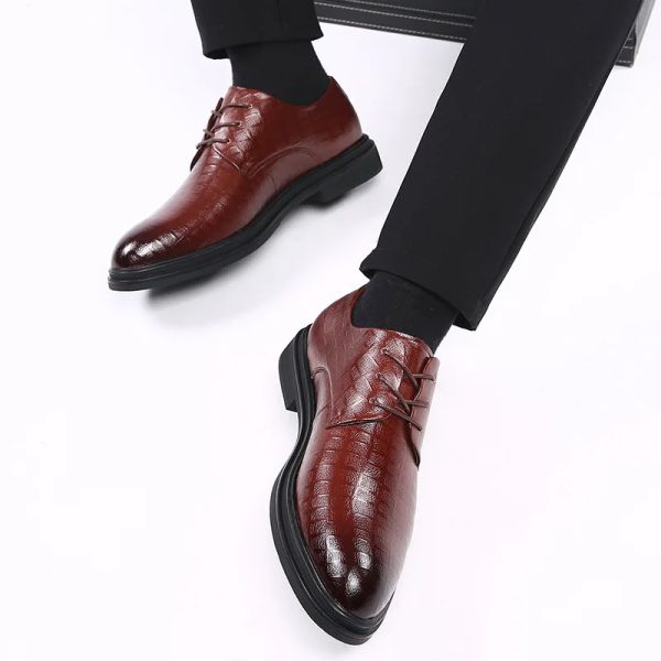 Botas de negócios homens sapatos pretos de couro genuíno masculino masculino marca de luxo masculino tênis de noiva de tamanho grande lancing shoe formal homem