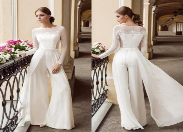 2020 Bohemian Tuta Abiti da sposa in pizzo Gioiello Collo Maniche lunghe Abiti da sposa da spiaggia Lunghezza pavimento Chiffon Boho vestido de novi9406921