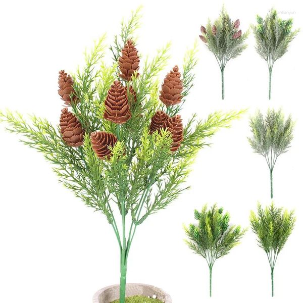 Fiori decorativi 1 pezzo rami e foglie di pino artificiale Decorazione natalizia Bouquet Aghi finti Noci realistiche Simulazione domestica fai da te