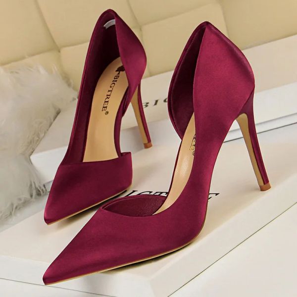 Pumps Frauen Fetisch 9,5 cm High Heels Royal Blue Wine Red Pumps Satin Stiletto Lady Escarpins Seidenhochzeitsfeier Prom Hollow Event Schuhe Schuhe