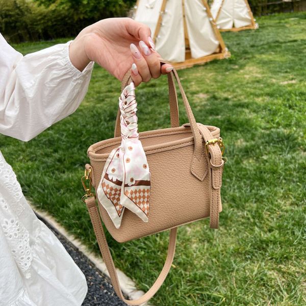 Магазин Оптовая продажа с фабрики Модная минималистичная сумка с узором личи Новая повседневная сумка на одно плечо с диагональной портфельной сумкой из мягкой кожи