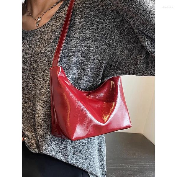 Сумки-тоут, корейская версия, нишевая красная сумка на плечо, ретро лакированная кожа, яркая поверхность под мышками, женская модная изысканная сумка 2024 года