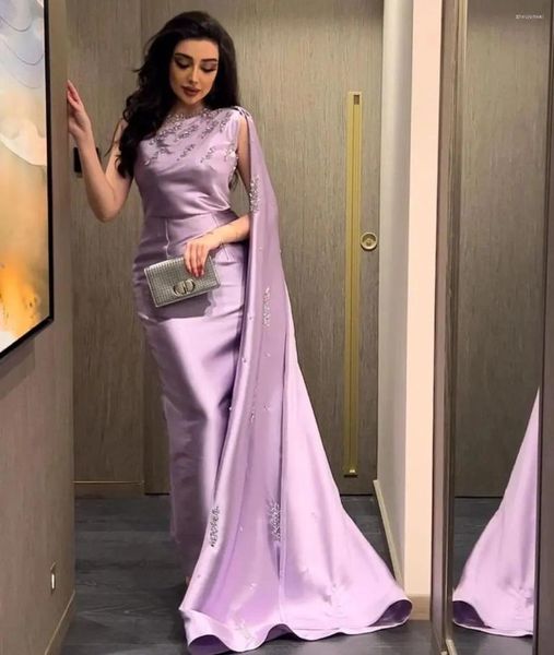 Abiti da festa Fashionvane Dubai Le donne indossano una spalla Prom Perline svolazzanti Sirena lunga Abiti da sera convenzionali dell'Arabia Saudita