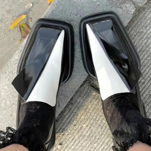 Sapatos casuais cabeça quadrada couro mulheres plana fundo grosso deslizamento em única moda preto branco cores misturadas