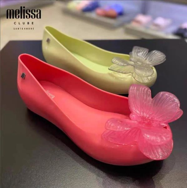 Sandalet 2024 Yeni Melissa Camellia Melissa Balık Ağız Sandalet Bayanlar Kelebek Ayakkabıları Kokulu Kadın Jöle Ayakkabıları Boyutu 3540
