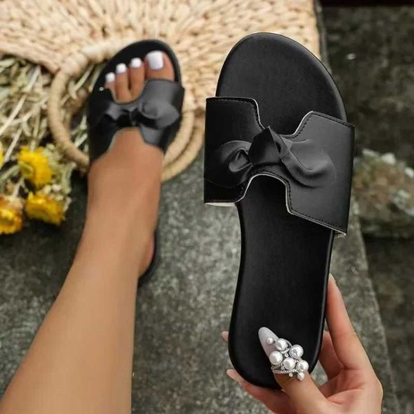 Hausschuhe Hausschuhe Neue Anti-Slip 2024 Plattform Sandalen Luxus Design Sommer Beac Mode Frauen Flip-flops 36-43 H240327