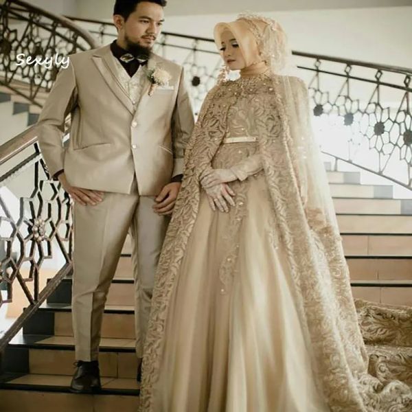 Abiti Abito da sposa Altri abiti Caftano di lusso musulmano con mantello Elegante pizzo manica lunga Abiti da sposa Dubai 2023 Abito country bohémien