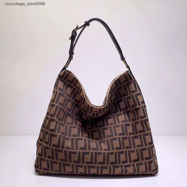 Il designer di marca di fabbrica vende borse da donna con uno sconto del 50% online Nuova borsa tote casual in tessuto di nylon Zaino ascellare di grande capacità