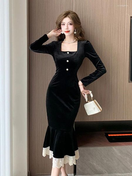 Abiti casual in velluto nero a coda di pesce lunghi da donna da donna eleganti vintage colletto quadrato abito sottile veste Femme Mujer Vestido abiti da strada