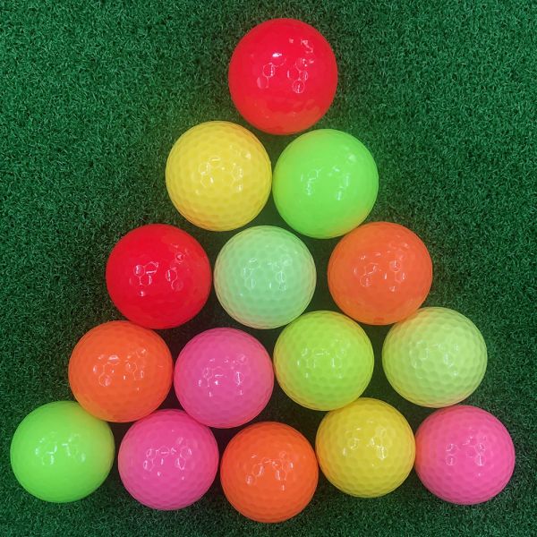 Farbige Bälle, Marke, guter Zustand, bewerteter Ball. Enthält 10 Stück Performance-Golfbälle, 2 oder 3 Stück Langstreckenbälle, gemischte Farben, neu