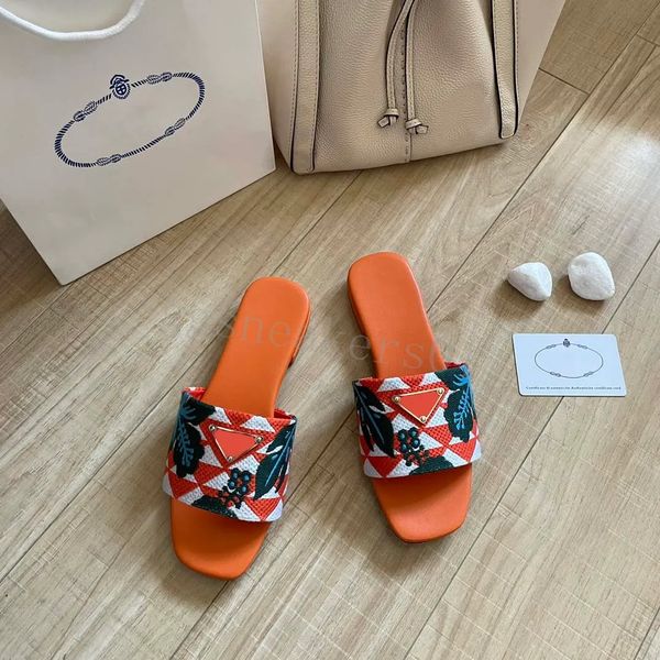 Pantofole firmate appartamenti da donna triangolo logo diapositive sandali da spiaggia estivi muli slip on moda donna infradito scarpe casual fuori ufficio
