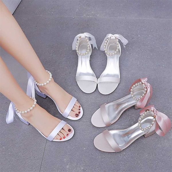Nuovi sandali con tacco spesso 5 cm e sandali con tacca bassa in tessuto di raso champagne sposa abito da sposa bianco da donna 240228