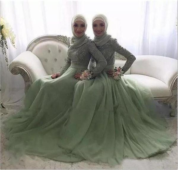 Elegante 2019 Muçulmano Vestidos de Dama de Honra Modest Jewel Neck Mangas Compridas Renda Verde e Tule Vestidos Árabes para Dama de Casamento de Hono5172423