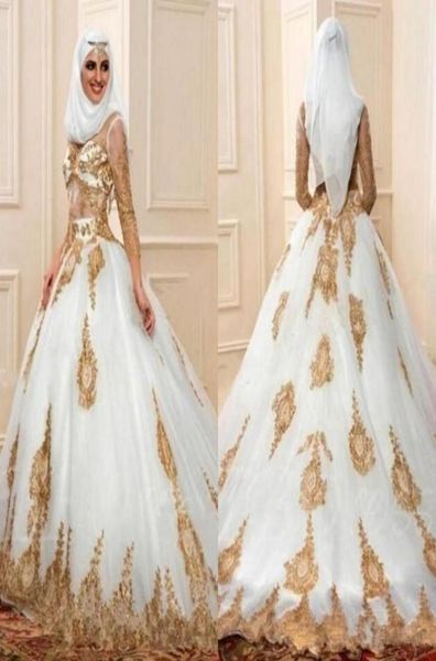 2018 abiti da sposa musulmani in tacchino con scollo a V illusion top 3/4 maniche gonfio cappella treno con perline pizzo oro abito in tulle avorio brid5484406