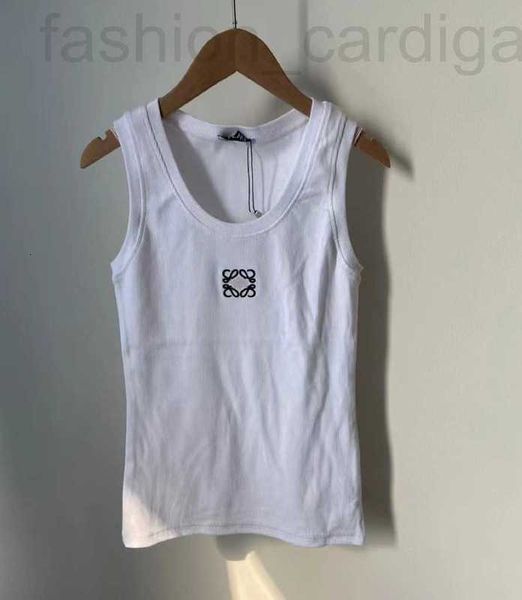 Camisoles Tanks Designer Brand T-shirt da donna Estate Top Crop Ricamo Gilet sexy con spalle scoperte Camicia casual senza maniche senza camicia Tinta unita ZKLR