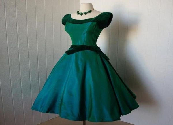 Emerald Gree Taft Knielanges Brautjungfernkleid Flügelärmel A-Linie Knielanges Hochzeitsfest Vintage 1905039s Simple Maid Of5502279678