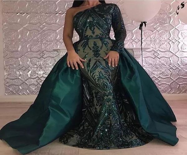 Abiti da sera a maniche lunghe 2019 Arabo A Line One spalla verde smeraldo Spettacolo formale Abiti da festa Prom Party Prom Gown8948966