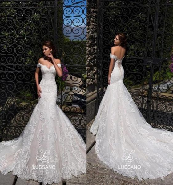 Abiti da sposa a sirena con corsetto con spalle scoperte 2019 Abiti da sposa con scollo a cuore e applicazioni in pizzo pieno sul retro Abiti da sposa da spiaggia7253364