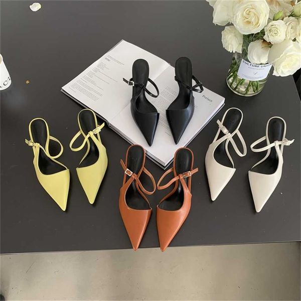 Hüfte Frühling Sommersandalfrauen Stirnbandgurt Frauen Sandalen mit rücken leerer Schnalle schlanke Heels Mode High 240228