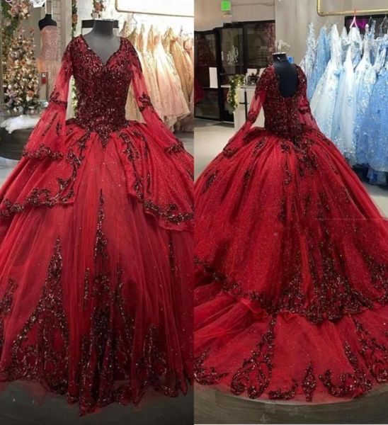 2023 Juliet maniche lunghe Abiti Quinceanera Rosso scuro Bling Paillettes Applique Abiti da ballo a cuore Puffy Strati Corsetto Indietro Prom S8099504