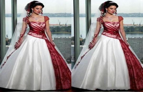 2019 vermelho e branco gótico vestidos de casamento quadrado outono plus size vestidos de baile manga curta organza trem varredura sexy sem costas nupcial c1694474