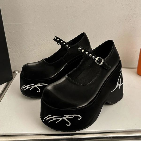 Pompe Pompe Donne Kawaii Scarpe per muffin Piattaforma Booster Scarpe per donne MARY Jane Black Rama Scarpe in pelle ricamata Lolita