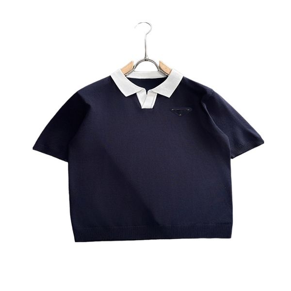 Herren-Designer-T-Shirt mit Flip-Kragen, minimalistischer Strickpullover mit Metall-Dreiecksmuster und V-Ausschnitt