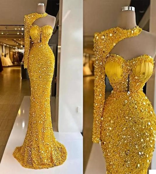 2022 Abiti da sera di lusso Giallo brillante Paillettes Perline Halter Maniche lunghe Abito da ballo Abiti da festa formali Custom Made Sweep Train 6054399