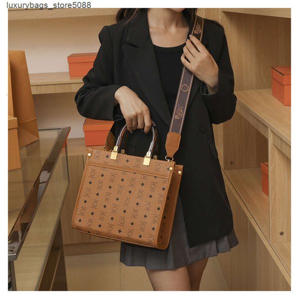 Фабрика продает фирменные дизайнерские сумки онлайн со скидкой 75% Большая вместительная сумка Новая классическая модная сумка с текстурным принтом