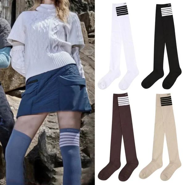 Eldivenler Yeni Golf Giyim Kadın Stripe Logo Top Çoraplar Kalınlaştırılmış Açık Hava Spor Sıcaklığı Kişiselleştirilmiş Kış Çorapları