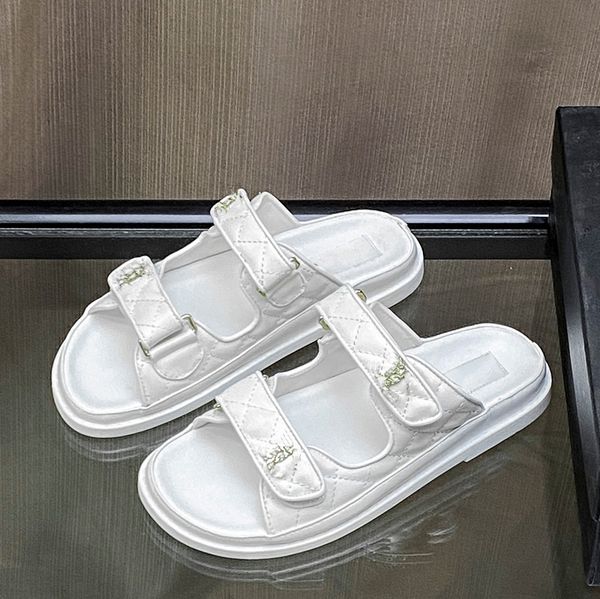 Sandali famosi designer da donna infradito trapuntati pantofole con fibbia regolabile sandali con tacco piatto Off Whitesscarpe firmate muli slip on sandali da spiaggia