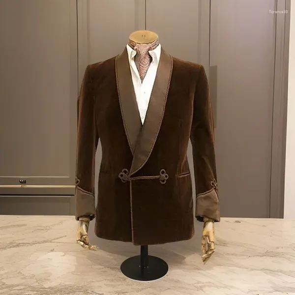 Herrenanzüge 1 Stück braune Samt-Raucherjacke mit zweireihigem Herren-Blazer für Hochzeit, Bräutigam, Abschlussball, Einzelmantel, männliches Modekostüm 2024