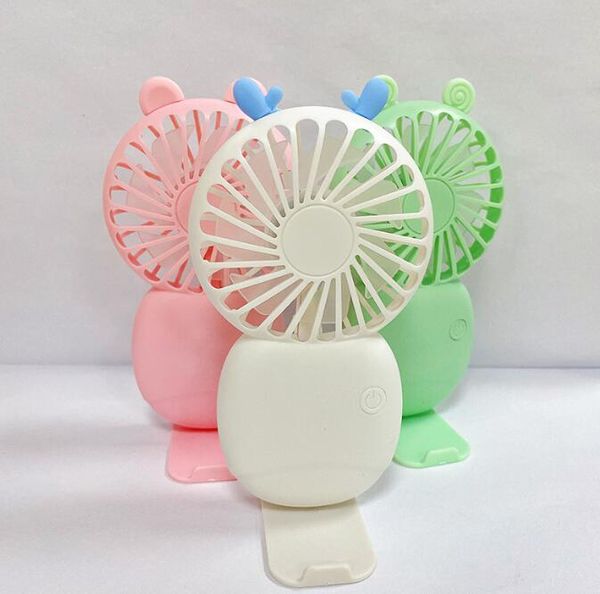 Portable Cartoon Fan Fan USB Şarj Edilebilir Mini Fan Üç Veed Electric El Fanları Ev Seyahat Kampı Soğutucu Fan Telefon Tutucu ile