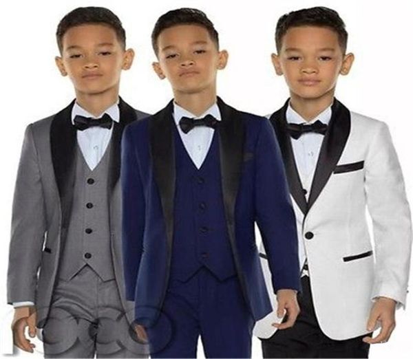 Smoking da ragazzo elegante su misura scialle bavero un bottone abbigliamento per bambini per la festa di nozze vestito per bambini ragazzo set giacca pantaloni fiocco Ves4408182