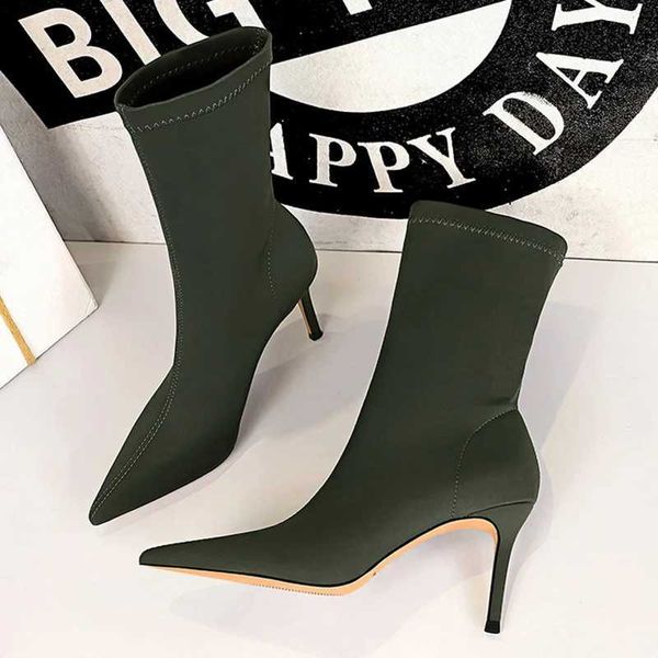 Sapatos de vestido Mulheres 7.5cm 10cm Botas altas Meias Verde Baixo Tornozelo Curto Mulheres Strippers Inverno Canto Toes Cetim Sexy ShoesDE0L H240321