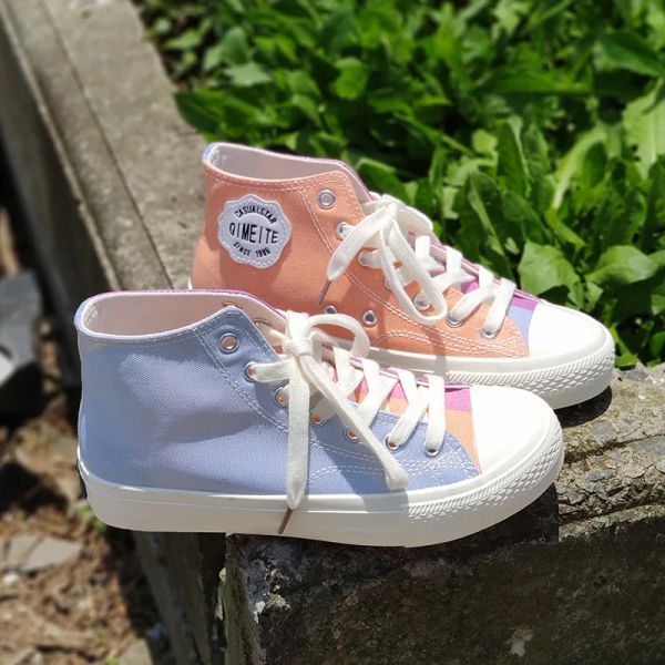 Scarpe Comemore a colore ultravioletto che cambia Hightop di tela dipinte a mano Scarpe donne kawaii vulcanizzare scarpe da ginnastica autunno casual 40 40