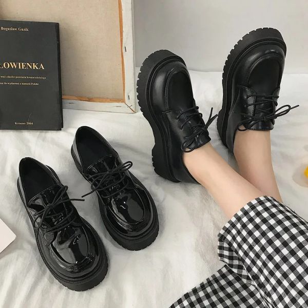 Flats Women Lace Up Up Sapatos de plataforma Patente Couro Casual Sapatos planos em plataforma Lolita Sapatos de sola grossa Oxford Shoes Black Girls 9110N
